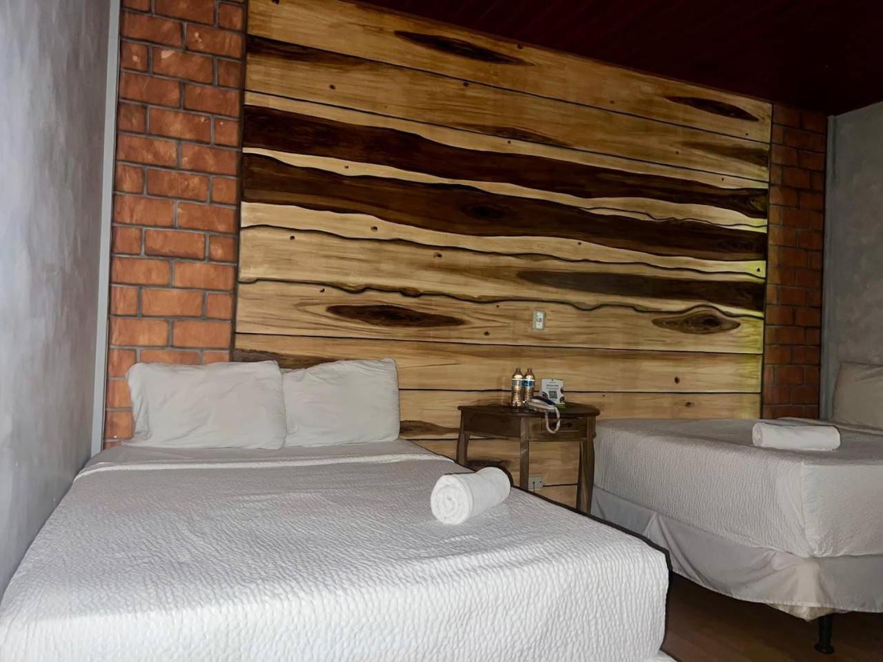 Argueta Hotel San Luis エクステリア 写真