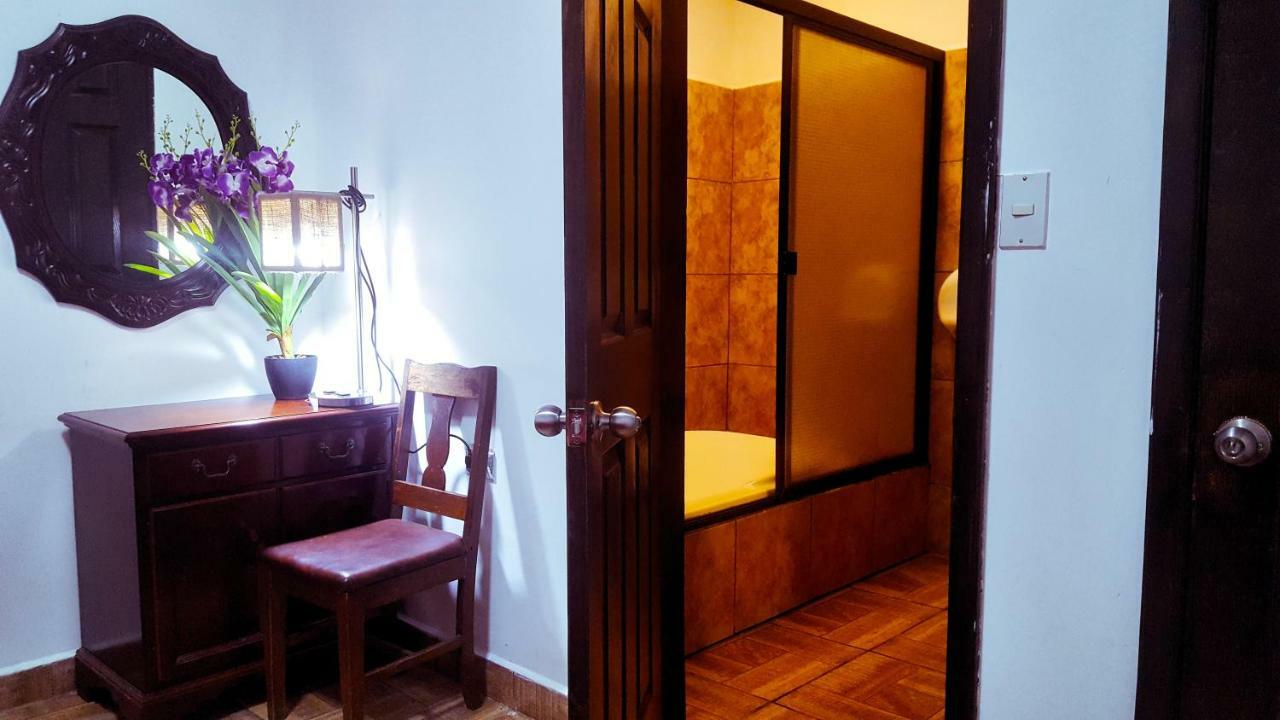 Argueta Hotel San Luis エクステリア 写真